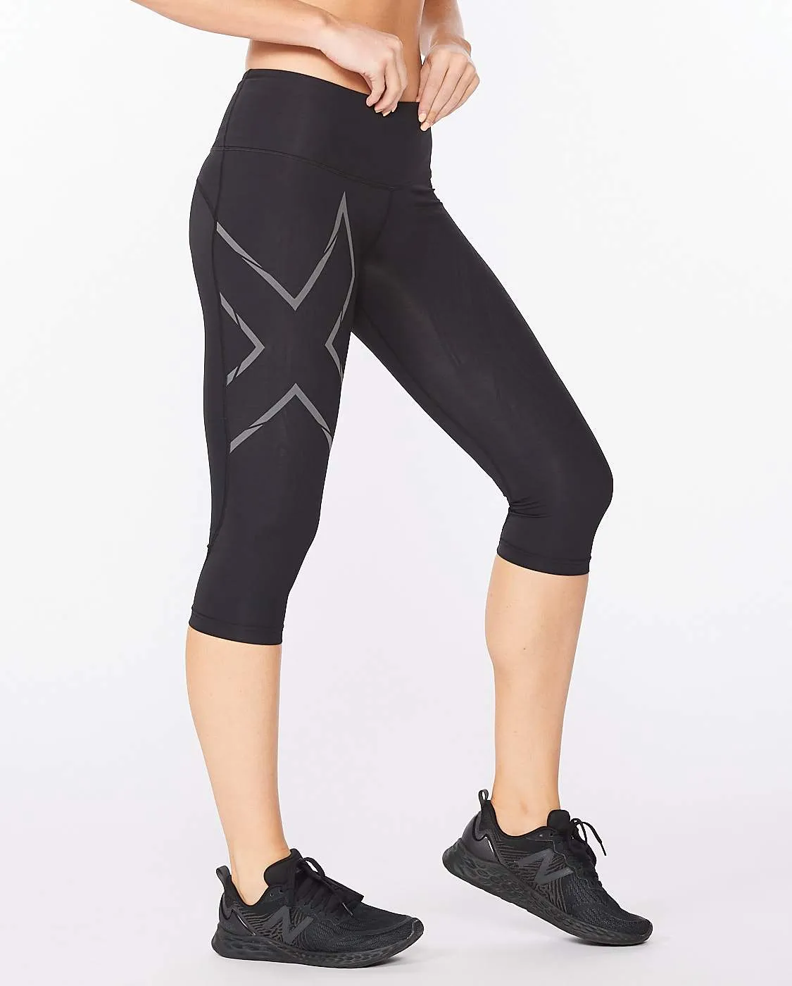 2XU Women Women Light Speed Mid-Rise Compression 3/4 Tights