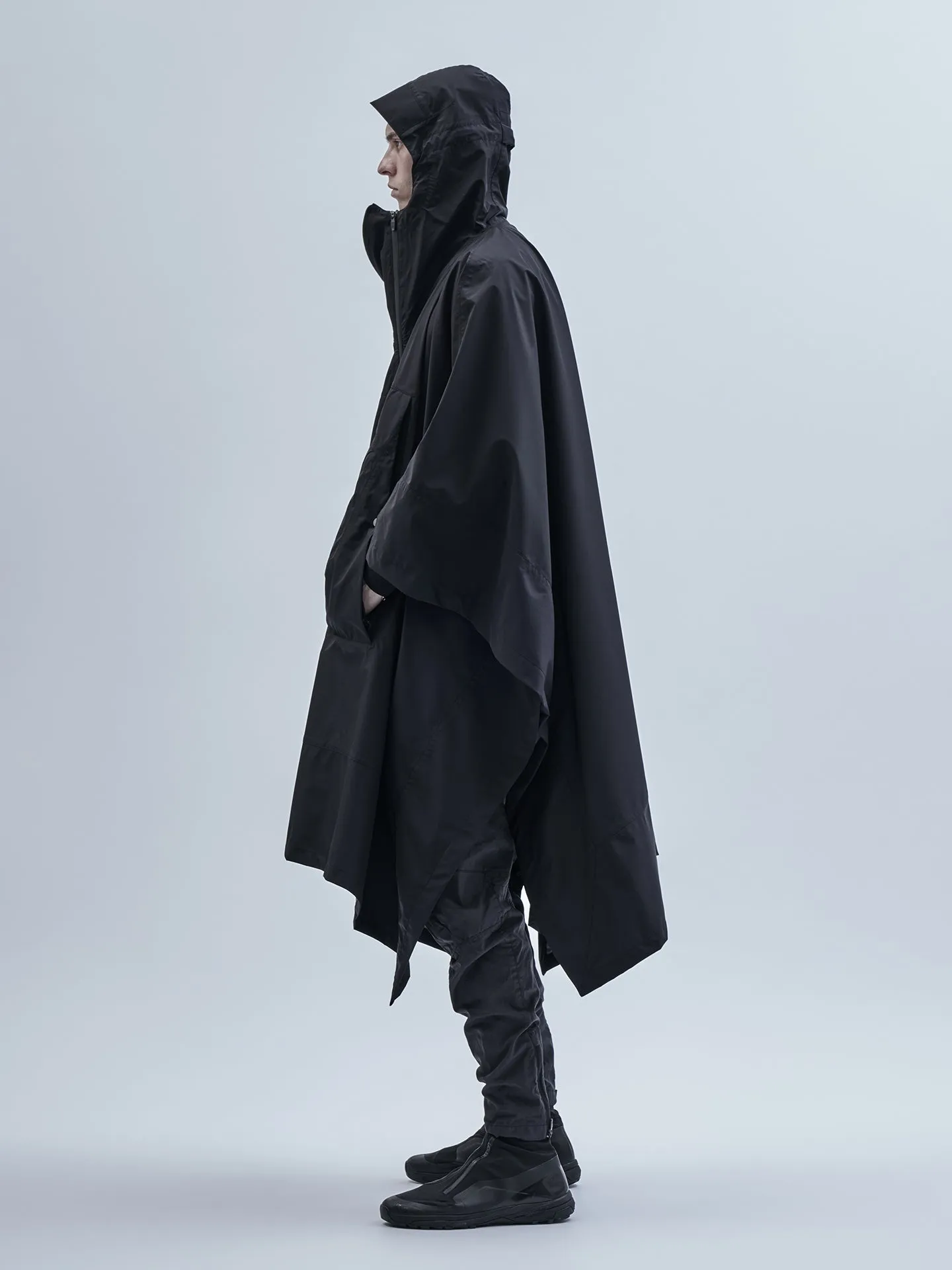 arin poncho black