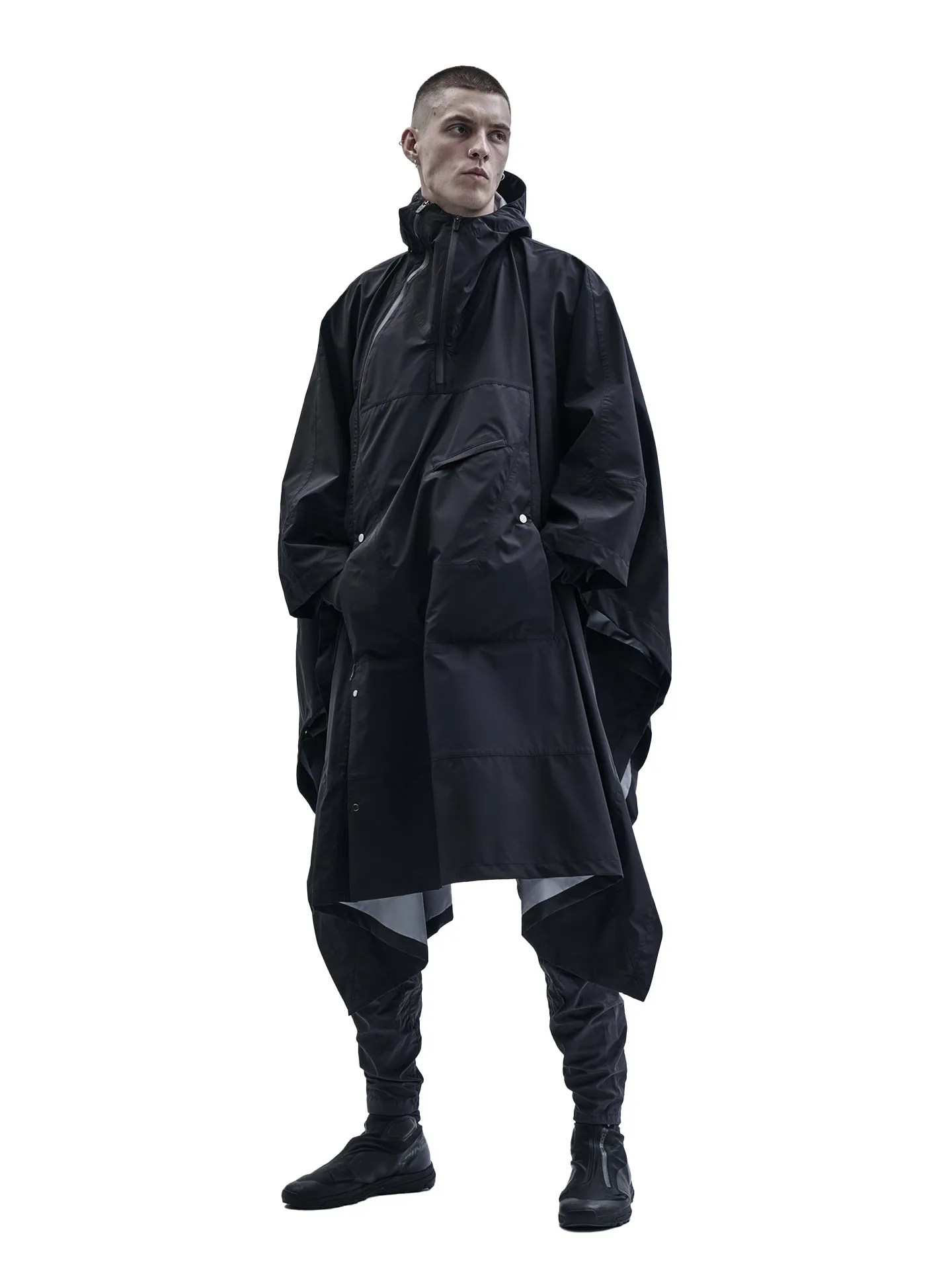 arin poncho black