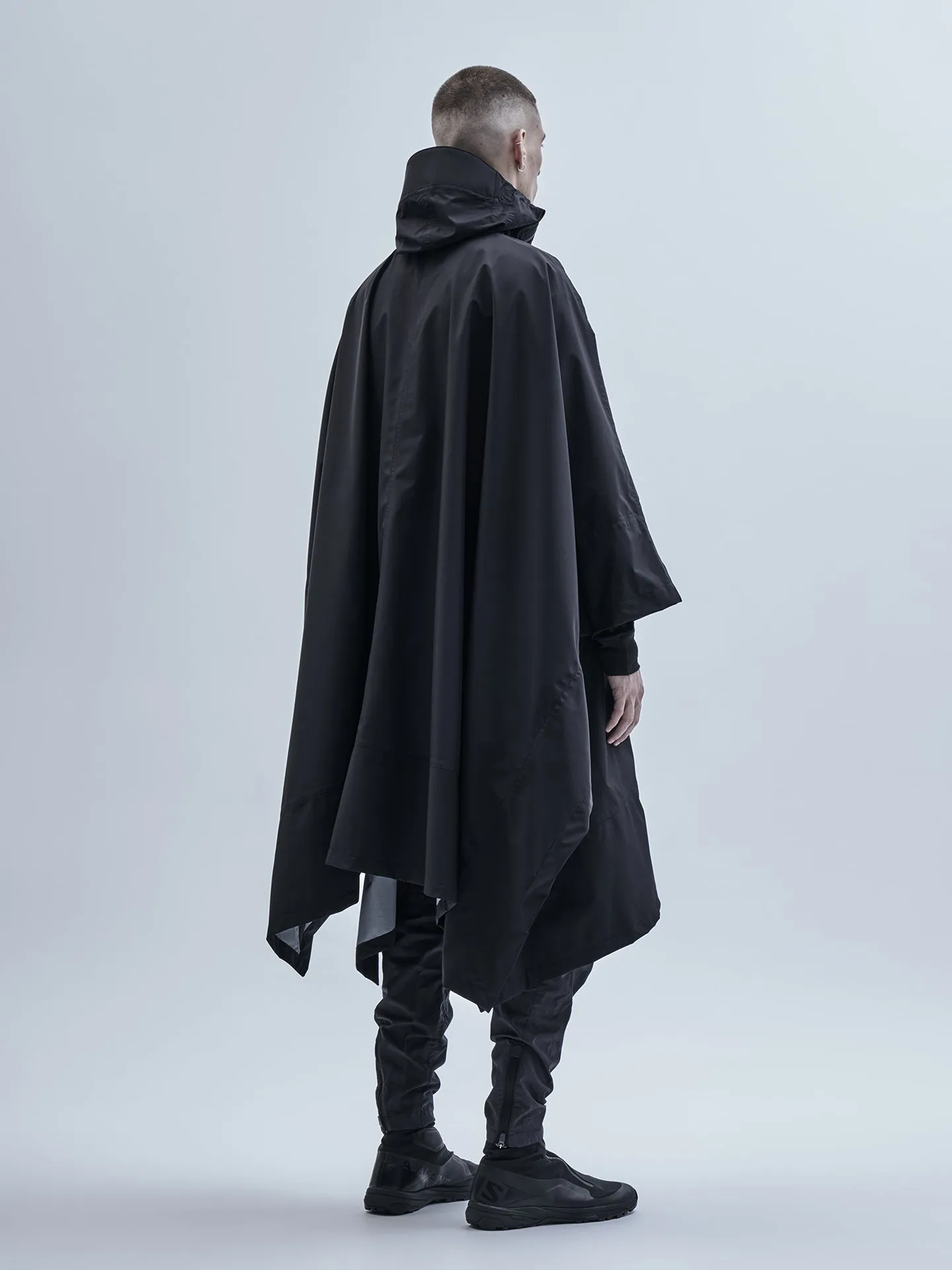 arin poncho black