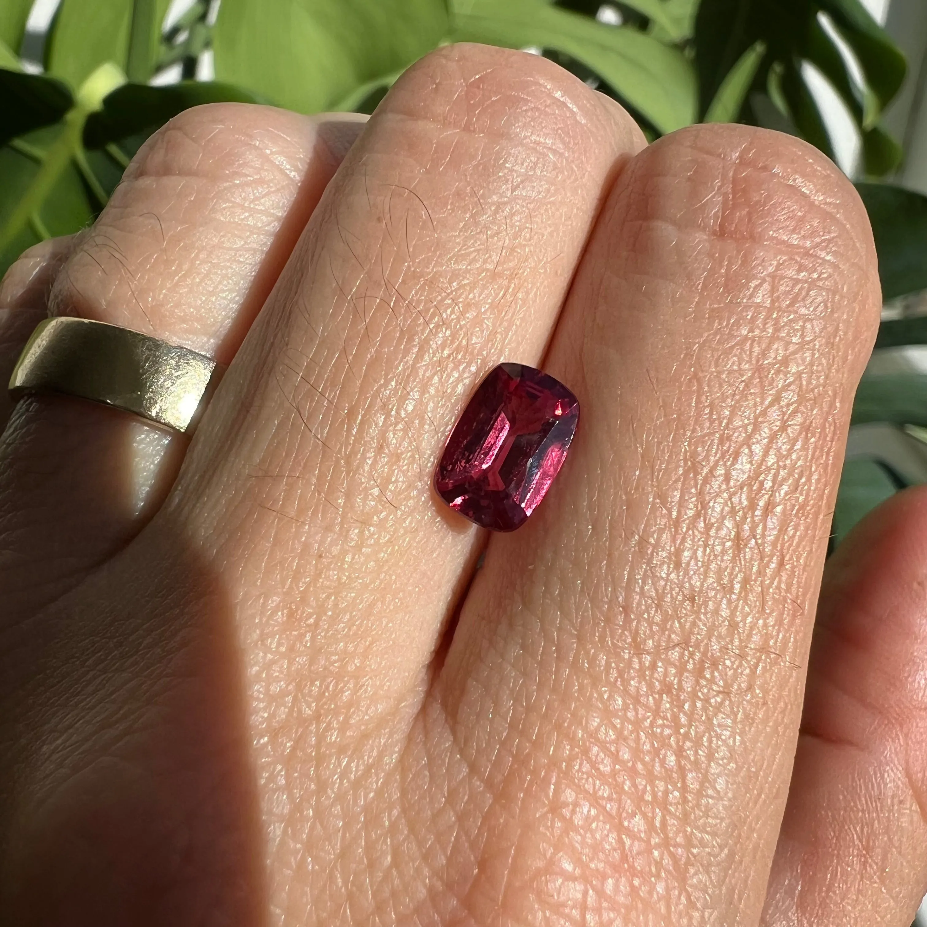 BESPOKE 1.90CT PINKISH RED SPINEL