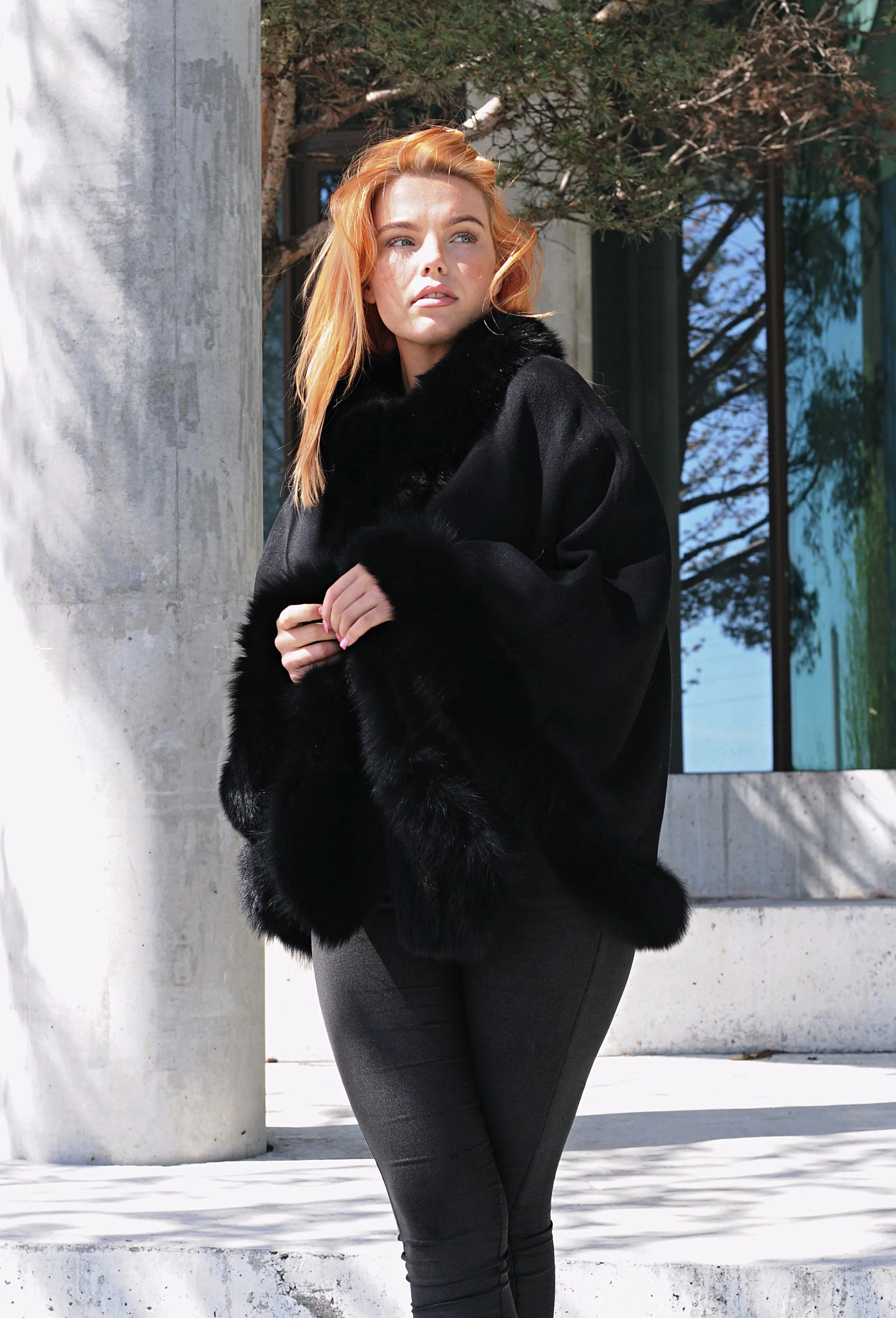 Chadron Cape, 65 cm. - Thinner Double Face Wool - Black / Sjal