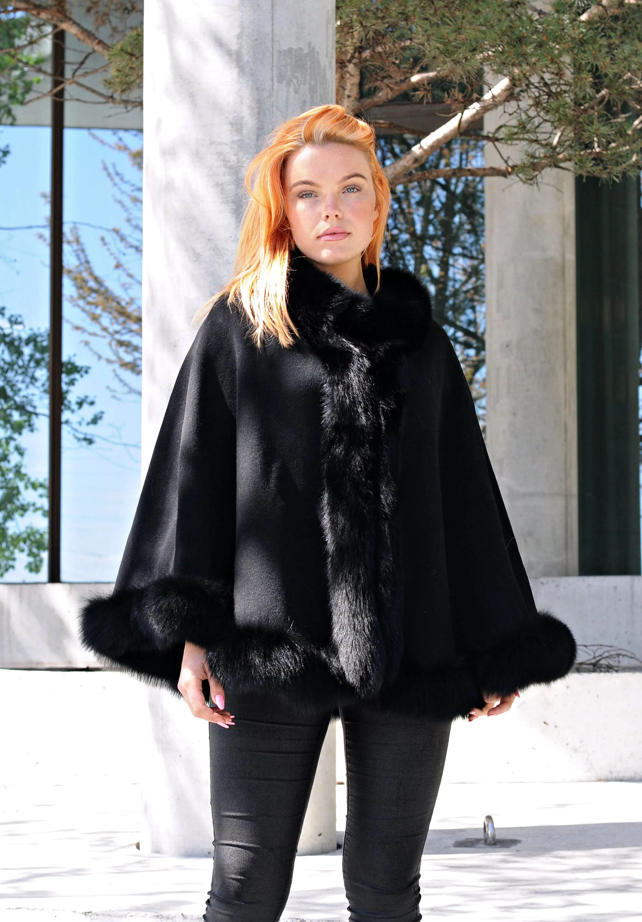 Chadron Cape, 65 cm. - Thinner Double Face Wool - Black / Sjal