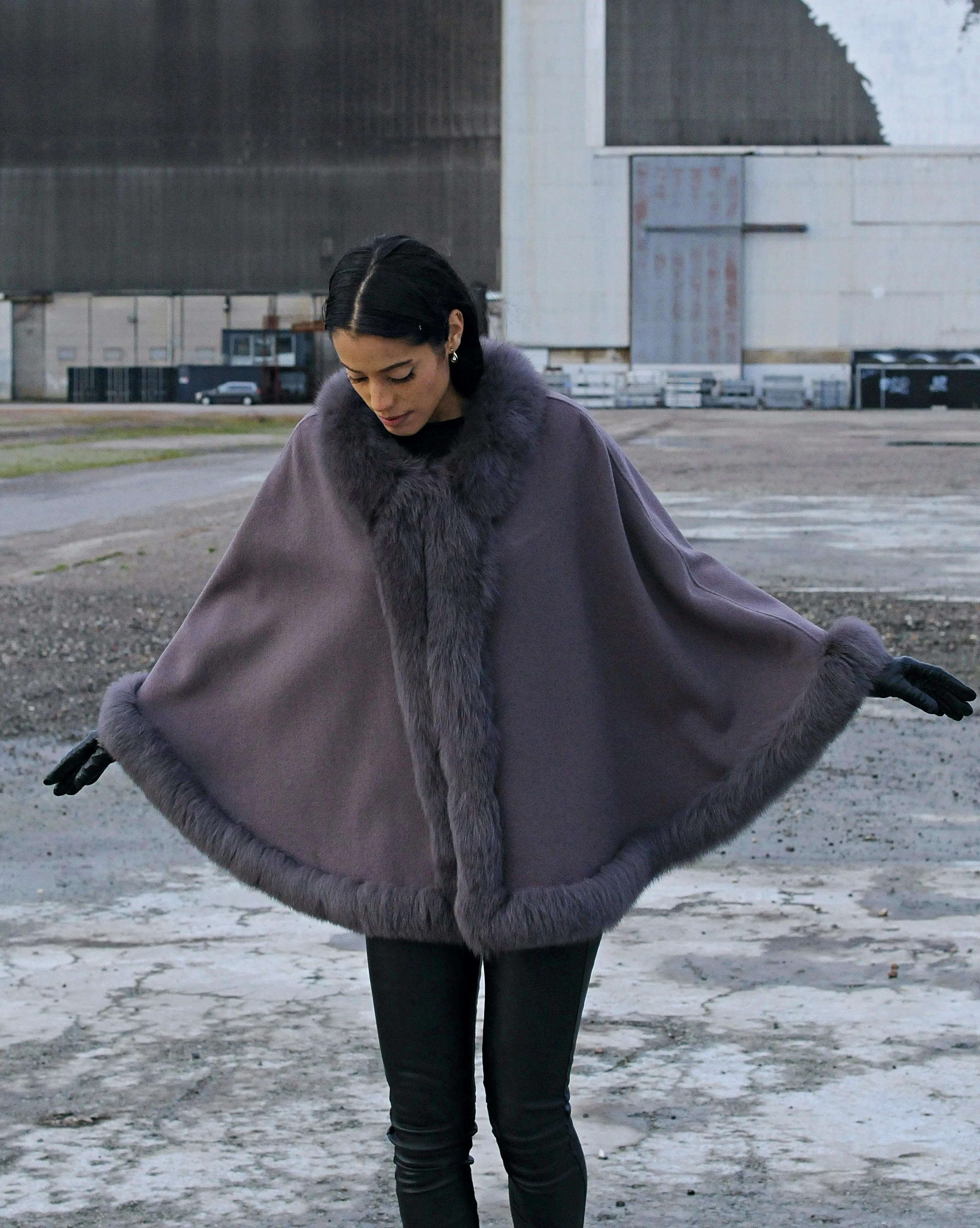 Chadron Cape, 65 cm. - Thinner Double Face Wool - Grey / Sjal