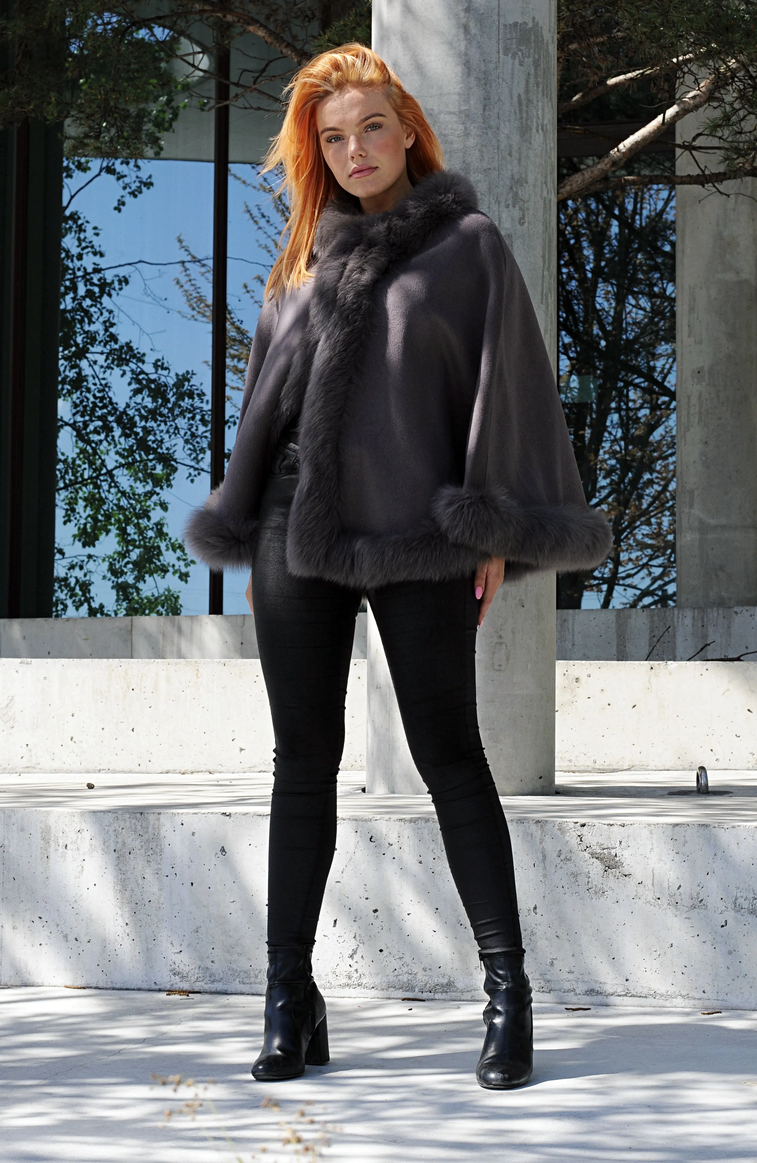 Chadron Cape, 65 cm. - Thinner Double Face Wool - Grey / Sjal