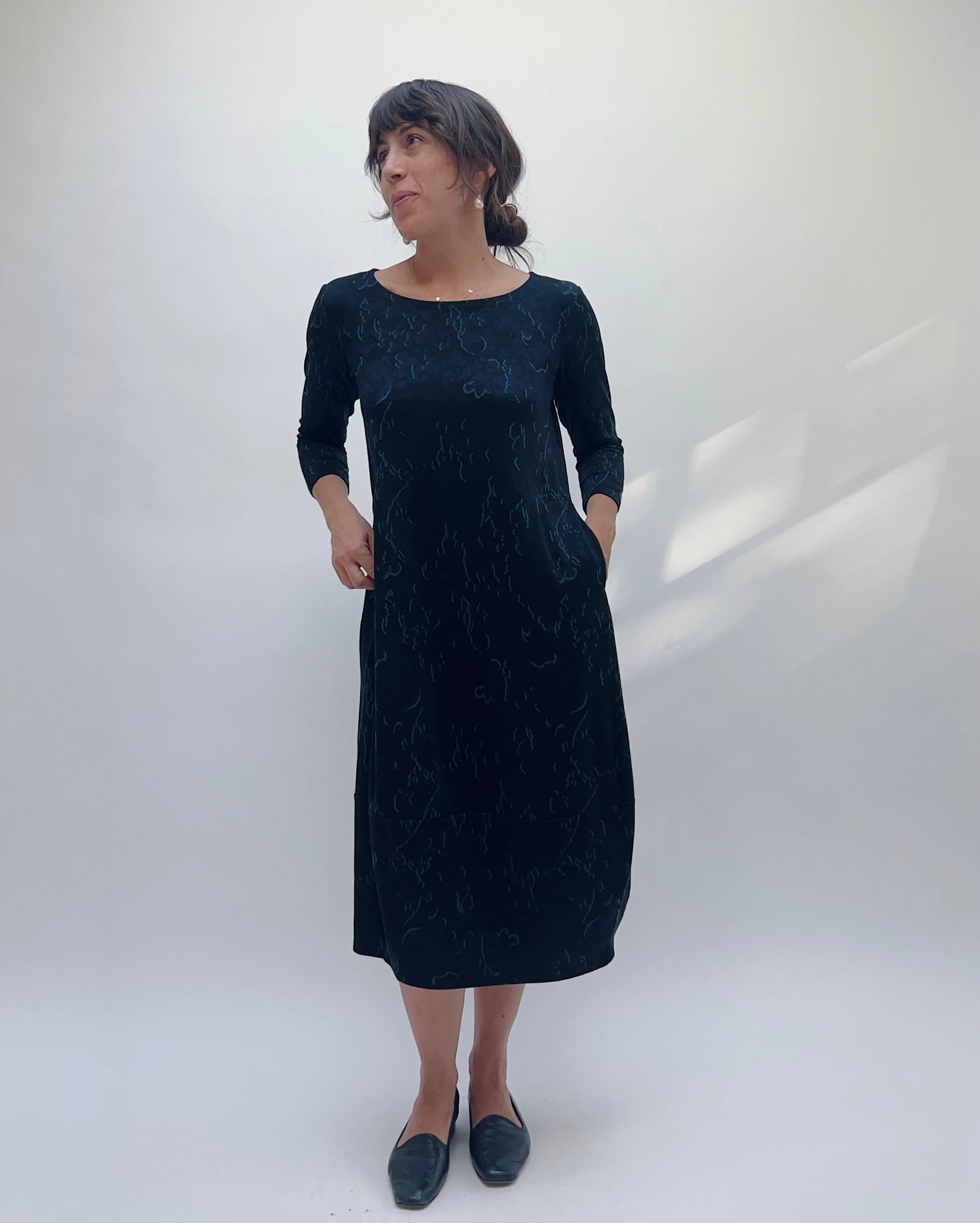 Cut Loose | 3/4 Sleeve Fleur De Lis Dress in Nightsky