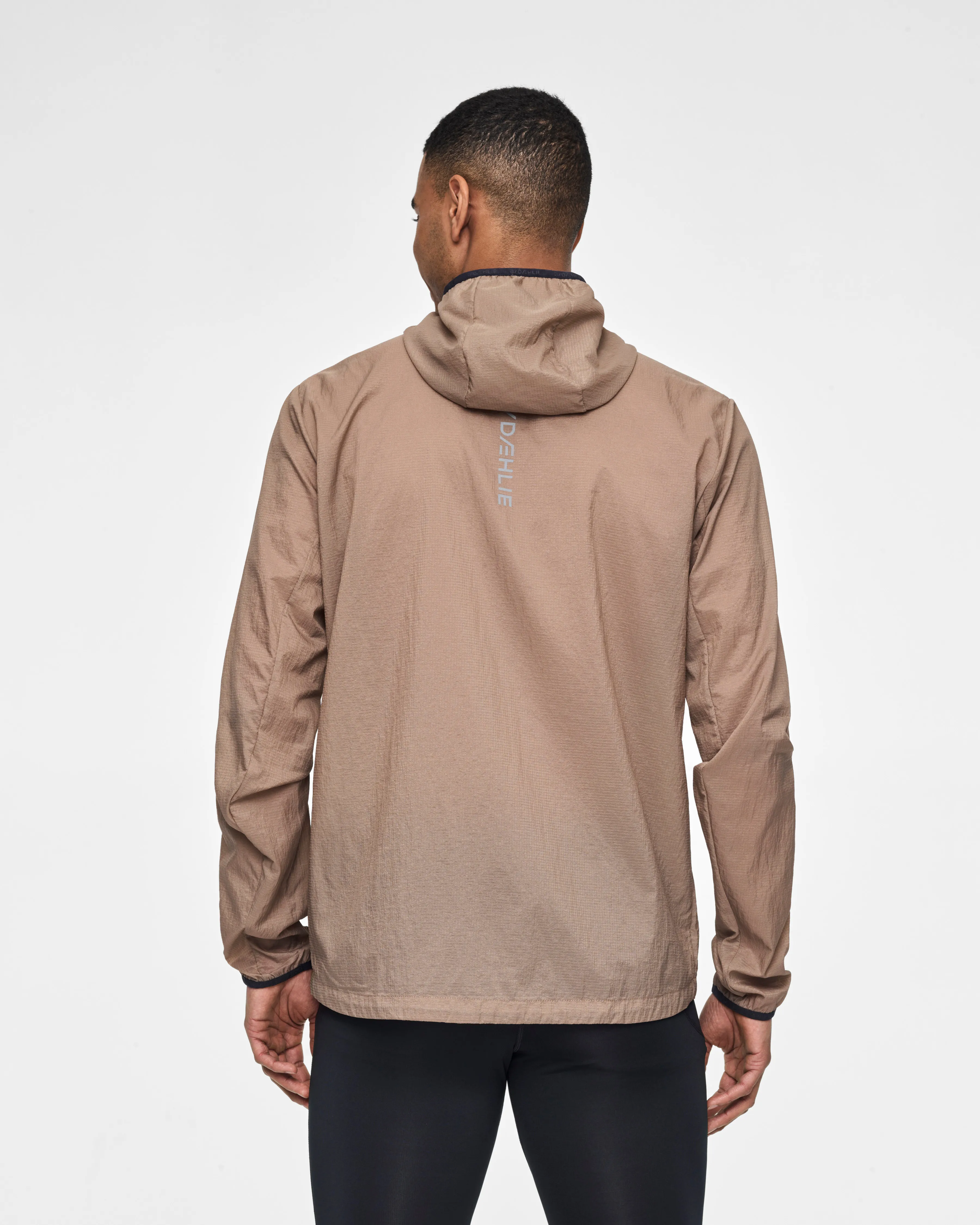 Dæhlie Men&#x27;s Jacket Active Desert Taupe | Buy Dæhlie Men&#x27;s Jacket Active Desert Taupe here | Outnorth