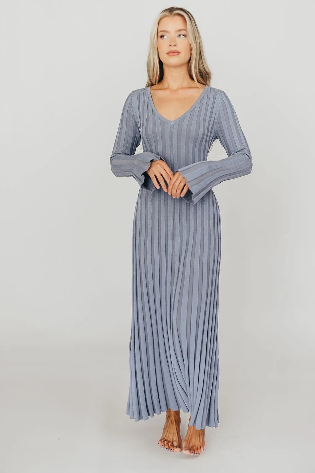 Hadley Long Sleeve V-Neck Knit Maxi Dress in Dusty Blue