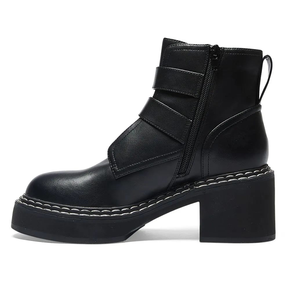 Kurt Boot in Black Smooth