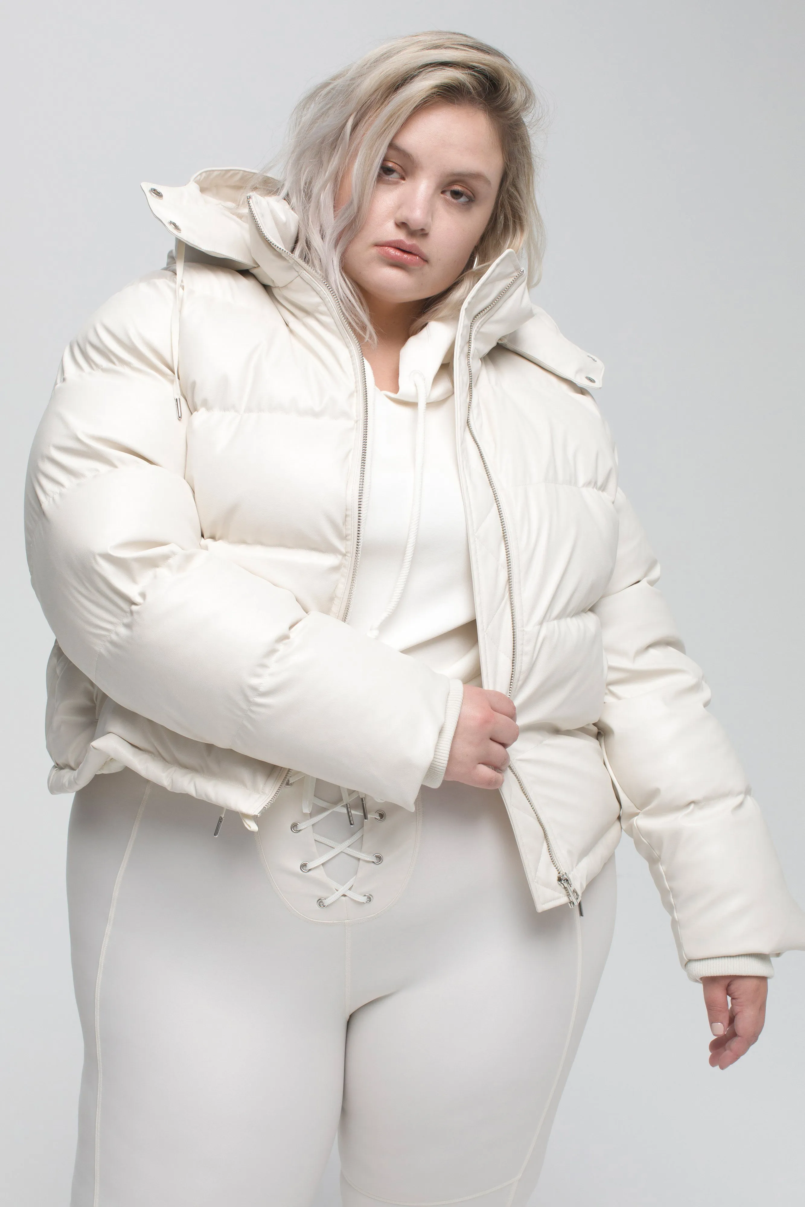 STATEMENT PUFFER | BONE001