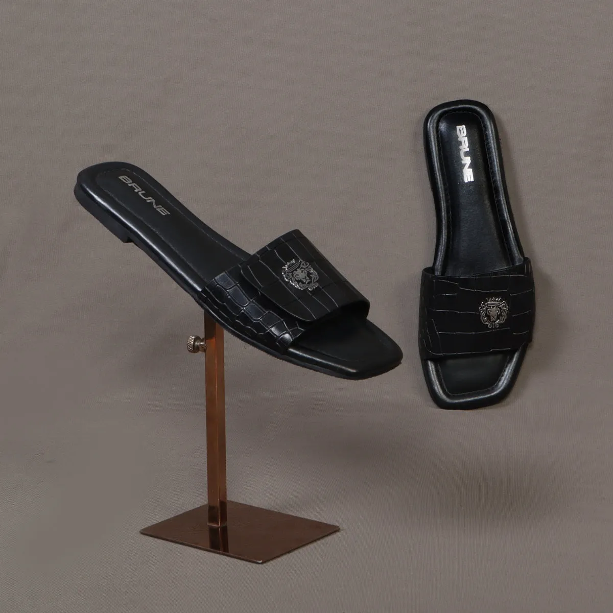 Women's Freeway Velcro Adjustable Strap Croco Deep Cut Textured Black Leather Slide In Slipper