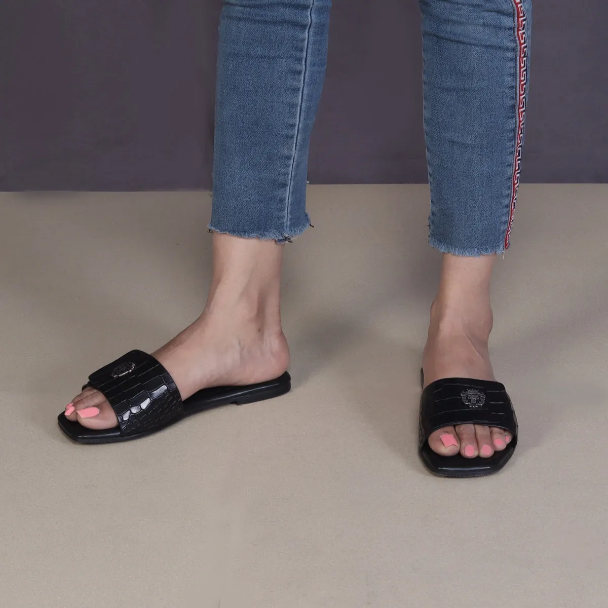 Women's Freeway Velcro Adjustable Strap Croco Deep Cut Textured Black Leather Slide In Slipper