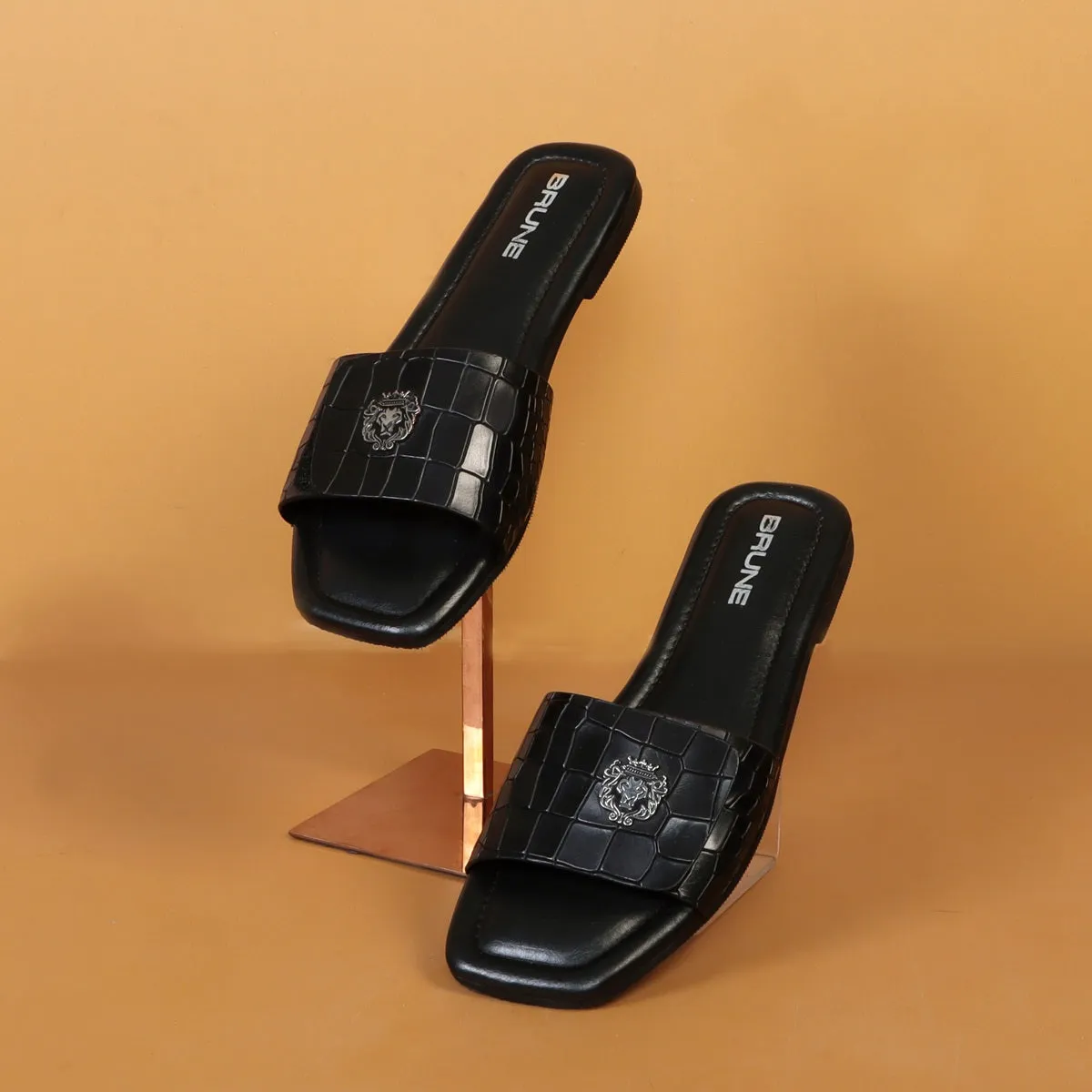 Women's Freeway Velcro Adjustable Strap Croco Deep Cut Textured Black Leather Slide In Slipper