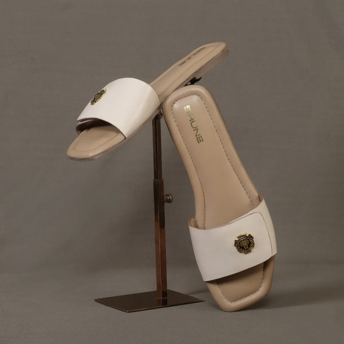 Women'S Freeway Velcro Adjustable Strap With Metal Lion Beige Leather Slide In Slipper By Brune & Bareskin