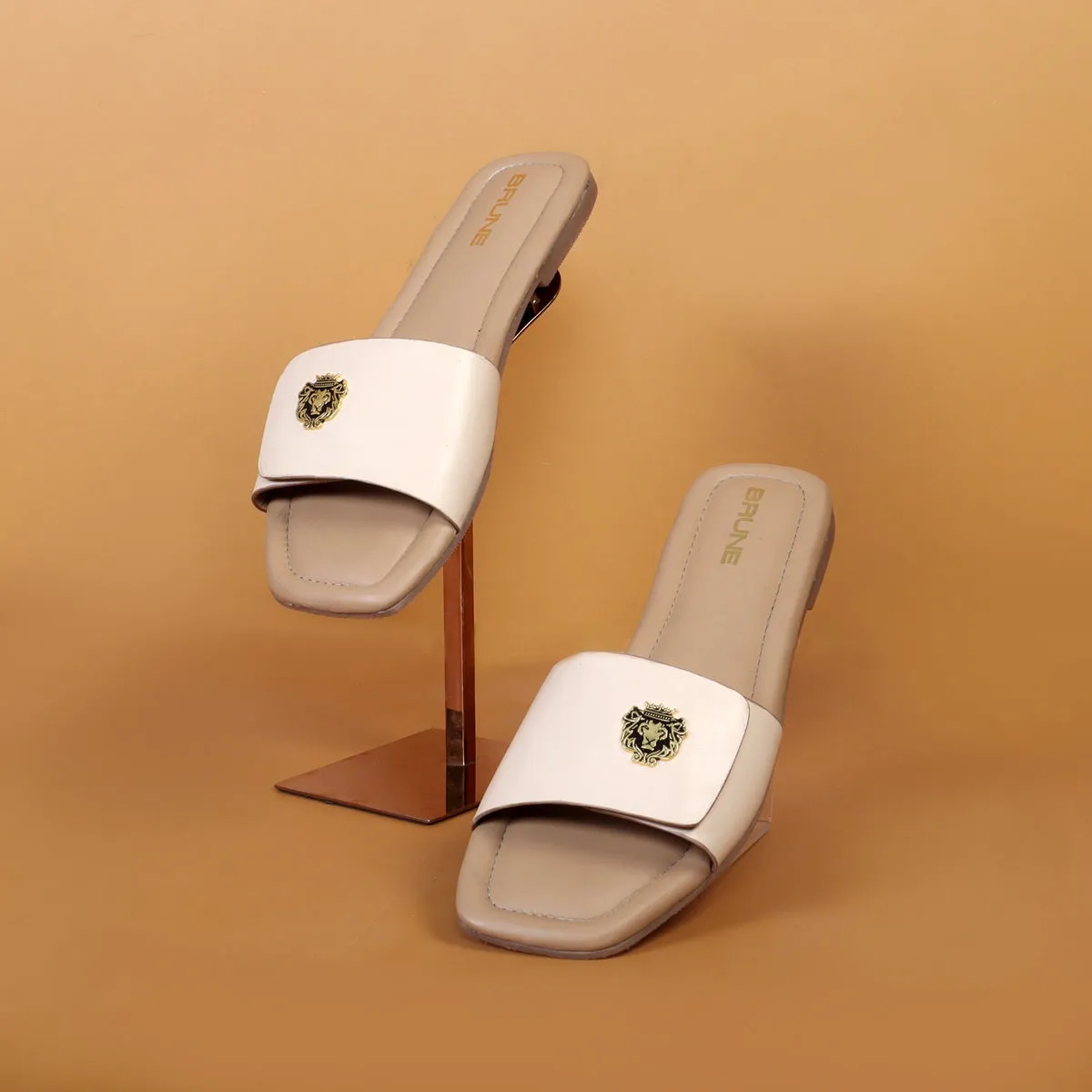 Women'S Freeway Velcro Adjustable Strap With Metal Lion Beige Leather Slide In Slipper By Brune & Bareskin